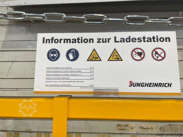 三联电池充电站 Jungheinrich 3-fach Batterieladeplatz