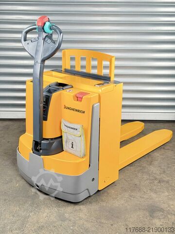 低叉车行人 Jungheinrich EJE C20 - Service Neu - Batterie 79% - Nur 2.194 Std.