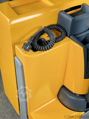 低叉车行人 Jungheinrich EJE C20 - Service Neu - Batterie 79% - Nur 2.194 Std.