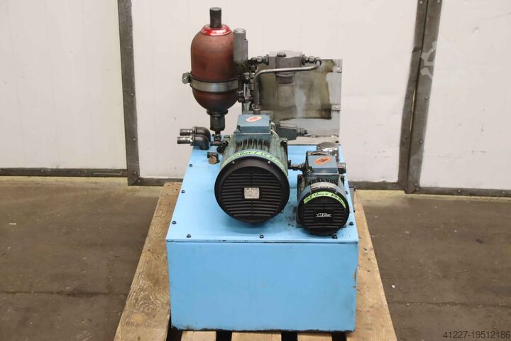 二重油圧ユニット 3 kW 150バール / 0.37 kW 100バール ABB ASEA 15 l/min / 0,8 l/min