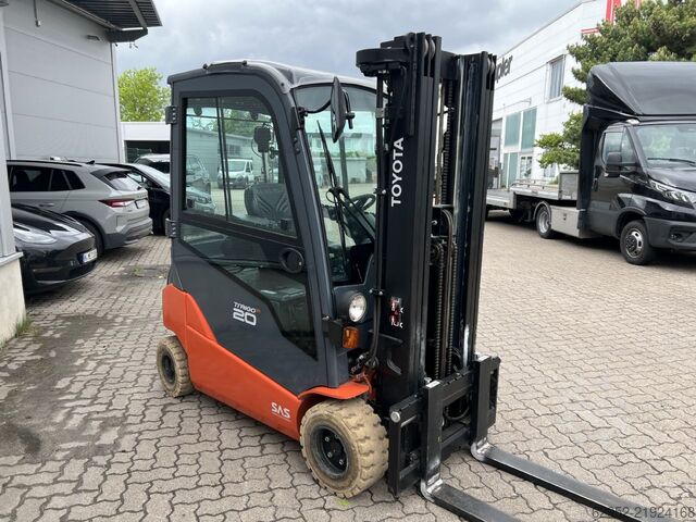 Elektrisk 4 -hjulet gaffeltruck Toyota 8 FBM 20 T / nur 180 h!