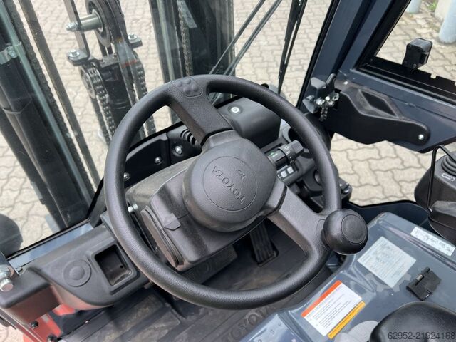 Elektrisk 4 -hjulet gaffeltruck Toyota 8 FBM 20 T / nur 180 h!