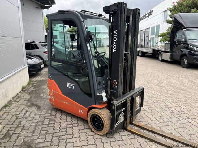 Elektrisk 3 -hjulet gaffeltruck Toyota 8 FBE 20 T / Akku 80%