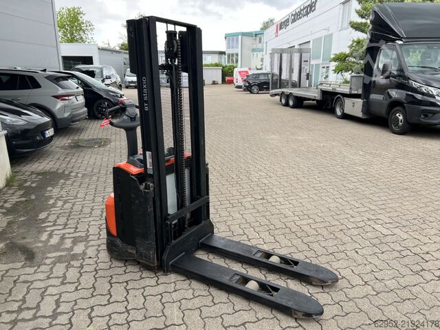Rankinis keltuvas Toyota SWE 100