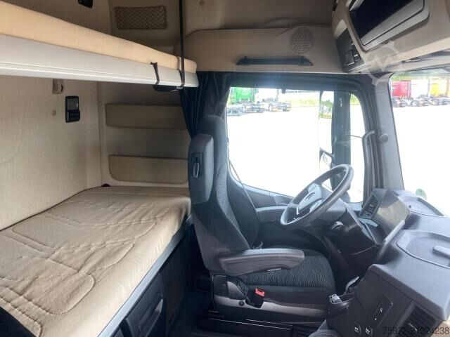 Standardni vlačilec  Actros 1845 LS nRL Low Liner