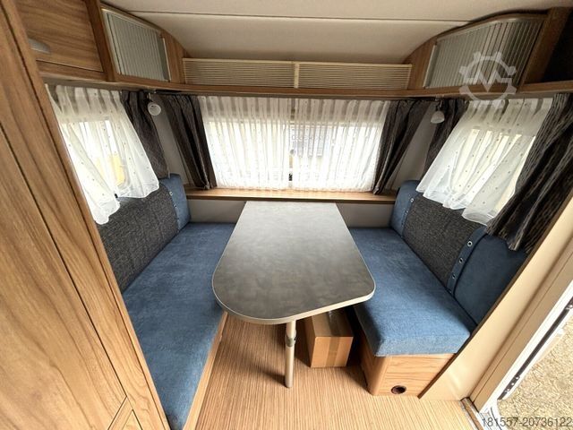 Karavan HYMER/ERIBA Eriba Feeling 425 1.600 kg, Schlafdach, Combi 4E