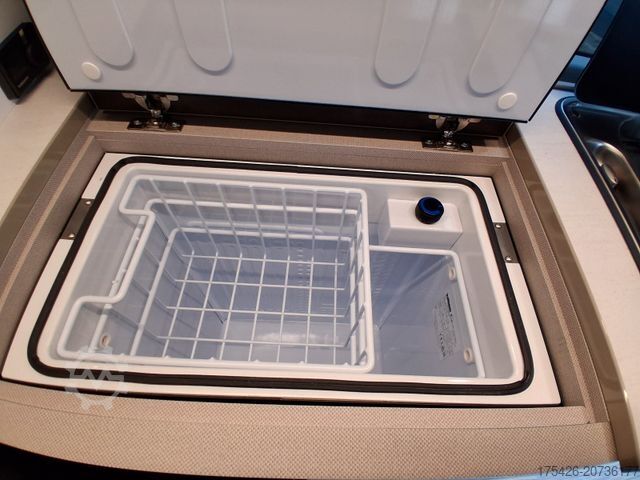 Karavan BÜRSTNER B66 UV 532 *Sondermodell COPA" + AHK*