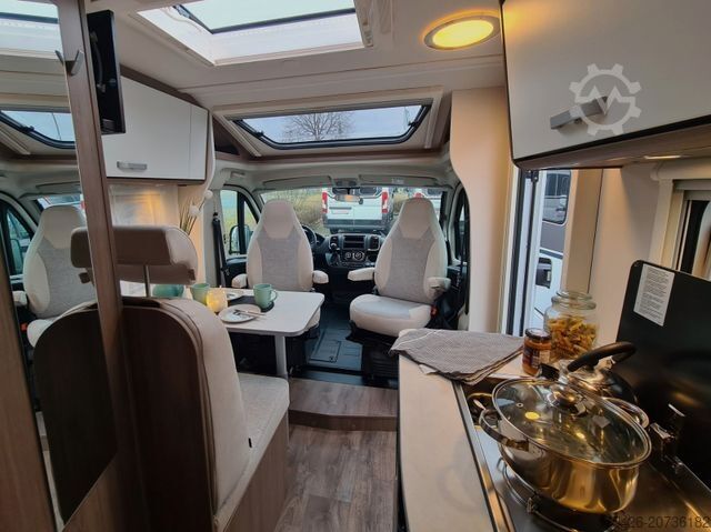 Yarı entegre karavan CARADO V 339 *Queensbett*pro+ Paket*Fußbodenerwärmung*