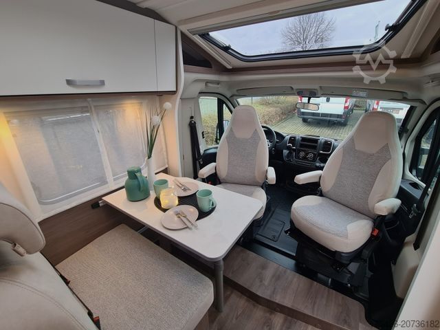 Yarı entegre karavan CARADO V 339 *Queensbett*pro+ Paket*Fußbodenerwärmung*