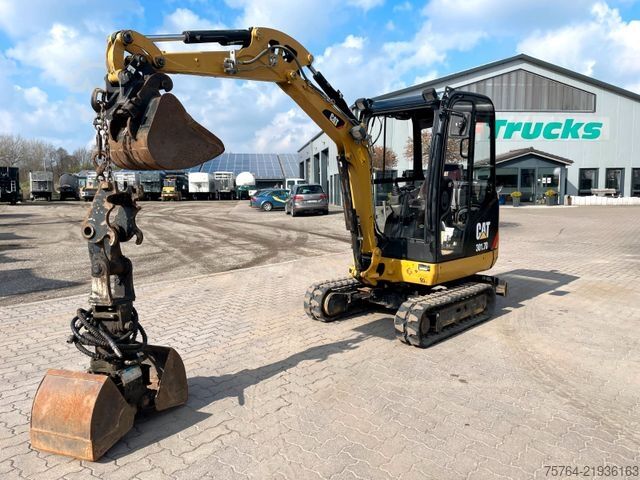 Miniexcavadora CATERPILLAR 301.7 D / Schnellwechsler / Löffel + Greifer