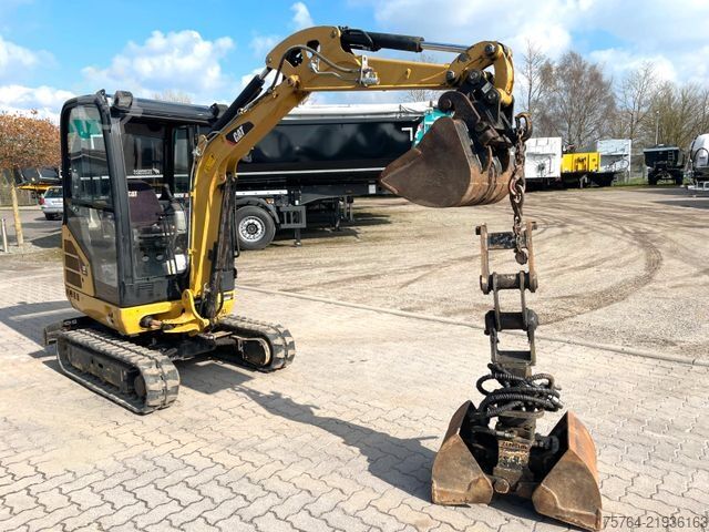 Miniexcavadora CATERPILLAR 301.7 D / Schnellwechsler / Löffel + Greifer