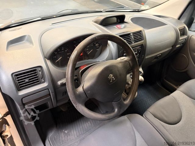 Slēgtais furgons PEUGEOT Expert Kasten L2H1 Klima Bett TÜV 07/2026