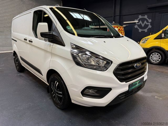 Slēgtais furgons FORD Transit Custom L1 Kasten AC Würth Regale AHK 2,5