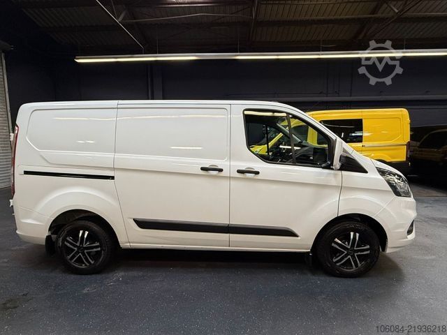 Slēgtais furgons FORD Transit Custom L1 Kasten AC Würth Regale AHK 2,5
