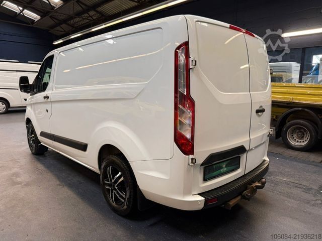 Slēgtais furgons FORD Transit Custom L1 Kasten AC Würth Regale AHK 2,5