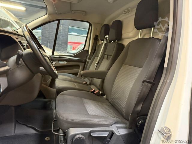 Slēgtais furgons FORD Transit Custom L1 Kasten AC Würth Regale AHK 2,5
