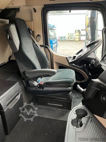 Rúmmá traktor eining MERCEDES-BENZ 1845 LSnRL Low Liner - Standklima -