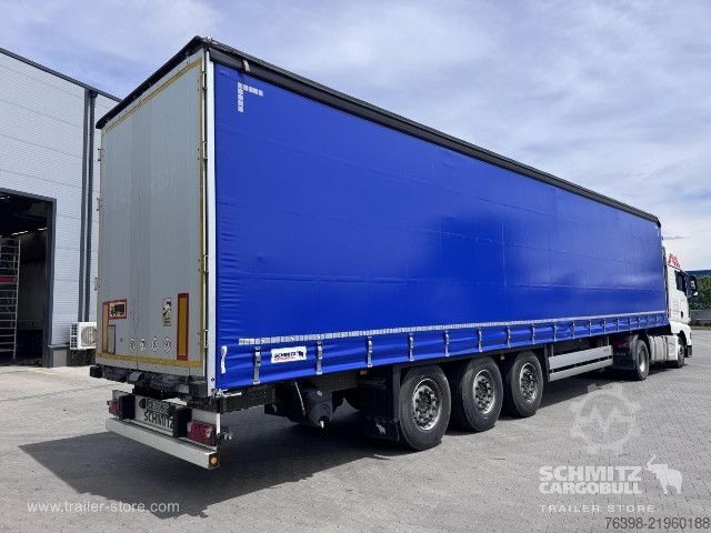 Treler separa terbuka dengan kanvas Schmitz Cargobull Curtainsider Standard