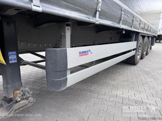 Treler separa terbuka dengan kanvas Schmitz Cargobull Curtainsider Standard