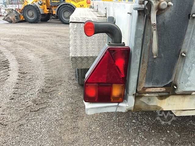 Полуприцеп с низкой погрузкой Humbaur CH9