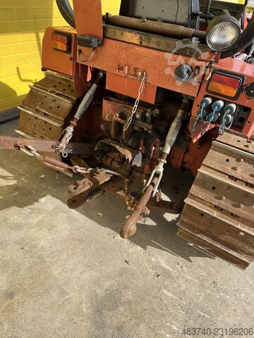 Traktor berantai Fiatagri 82-85 M/1