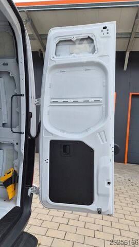 Vans ar augstu jumtu MERCEDES-BENZ Sprinter III Kasten  519 CDI RWD 4x 4 Allrad
