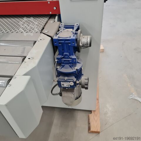 Широкострічкова шліфувальна машина Unitek Winner LC 1120 2 N Unitek Winner LC 1120 2 N RT