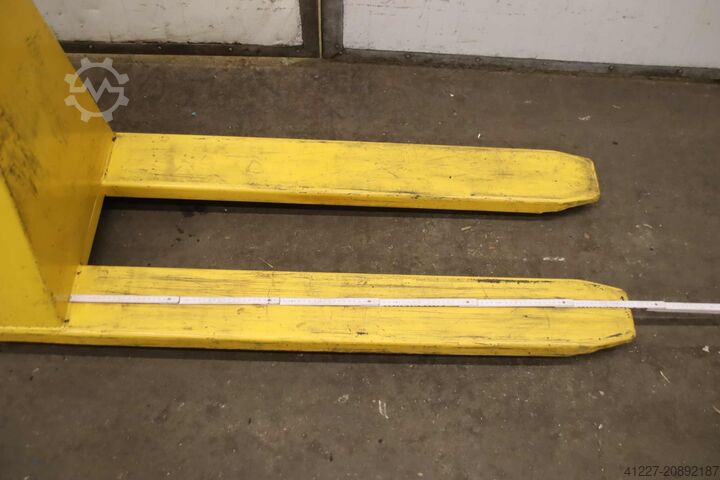 Xe nâng tay cắt kéo 1000 kg Nobelift 501-1008