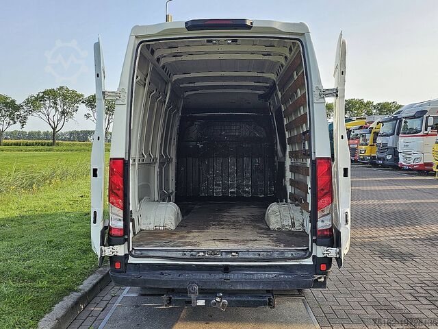 Универсал с высокой крышей IVECO DAILY 35C15 L2H2 Dubbellucht!