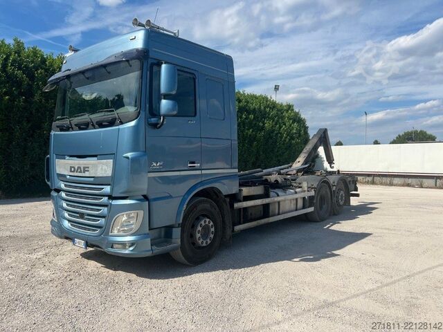 Autocamion cu cârlig pentru containere DAF DAF XF510 SCARRABILE USATO