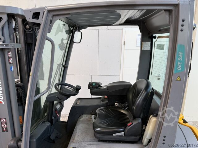 Electric 4-wheel forklift Jungheinrich EFG 320 / STVZO / nur 2599 Std.