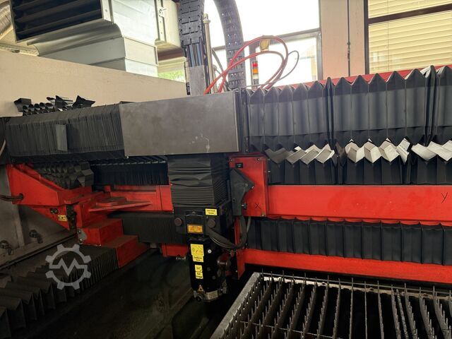 Máquina de corte por láser BYSTRONIC BYSTAR 3015