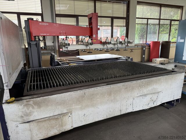 Máquina de corte por láser BYSTRONIC BYSTAR 3015