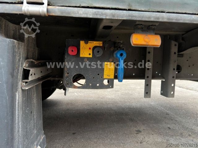 Öppen semitrailer med kapell SCHMITZ CARGOBULL S01 Megatrailer Pritsche+Plane Edscha Verdeck