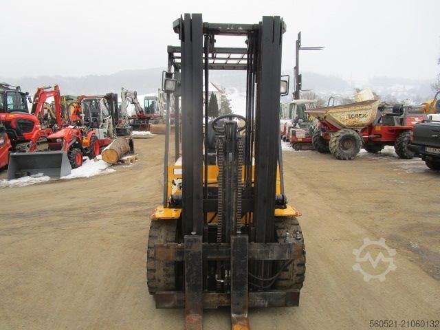 Dieselstapler Halla HDF30 - Triplex-Freihub + neuer Seitenschieber