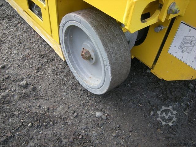 Plateforme de travail GENIE GS 1330, Genie mit neuen Batterien, 5,9 m