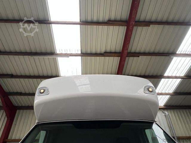 Transporter mit Koffer VOLKSWAGEN Crafter 2.0 Tdi Polyester Koffer California 3,5t