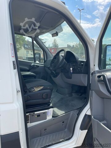 مركبة بلدية لتنظيف بيارات الصرف الاحترافية Mercedes-Benz Sprinter 516 CDI Sinkkastenreiniger
