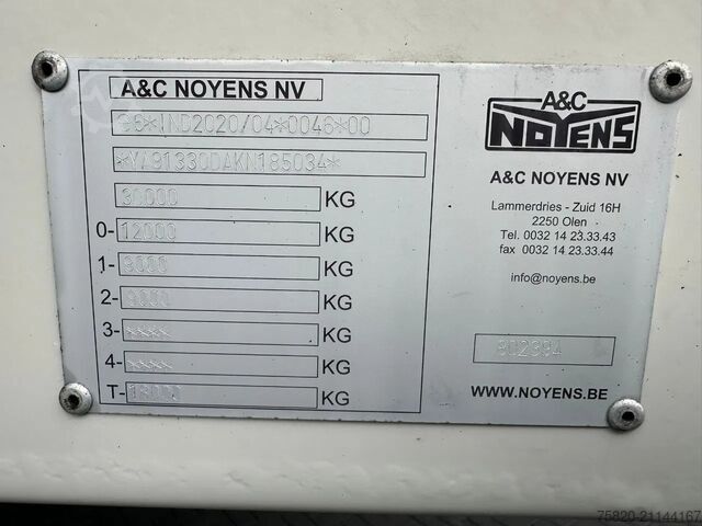 Semi low-loader NOYENS 2 ASSER SEMIE HYDRAULISCH GESTUURD