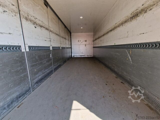 Maleta Mercedes-Benz Atego 1223 4x2 Box with sidedoors - Loadlift - ...