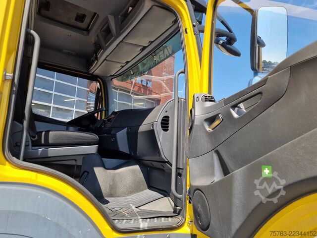 Maleta Mercedes-Benz Atego 1223 4x2 Box with sidedoors - Loadlift - ...