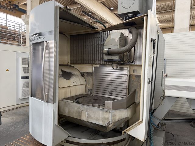 Centro de maquinagem universal Deckel Maho DMU 80 monoBLOCK