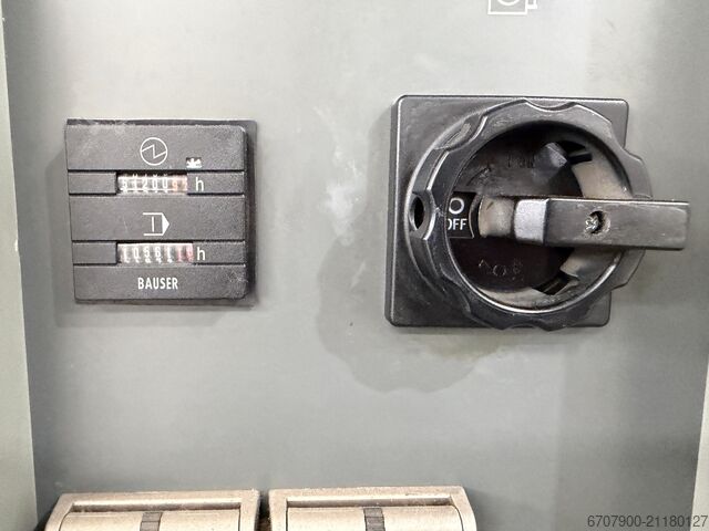 Centro de maquinagem universal Deckel Maho DMU 80 monoBLOCK