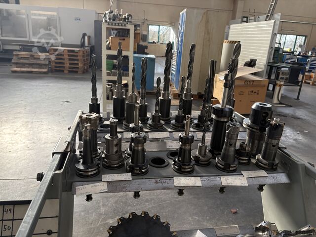 Trung tâm gia công vạn năng Deckel Maho DMU 80 monoBLOCK