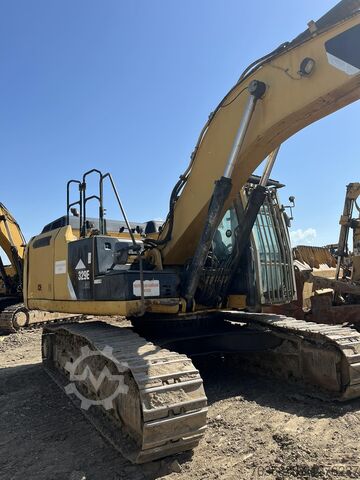 Pásový bagr Caterpillar 329E