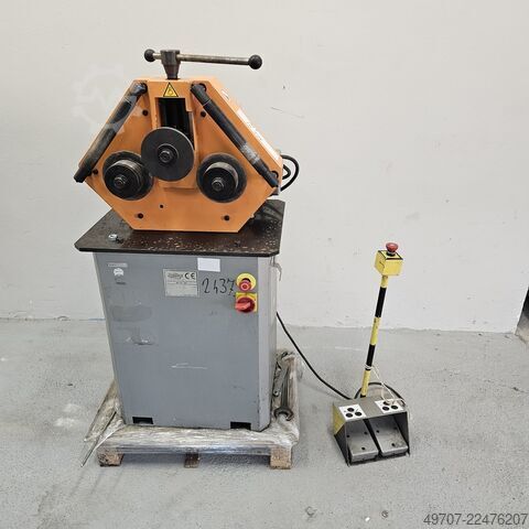 Mesin tekuk profil Huvema MIP30 