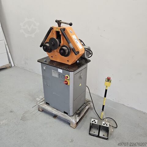 Mesin tekuk profil Huvema MIP30 