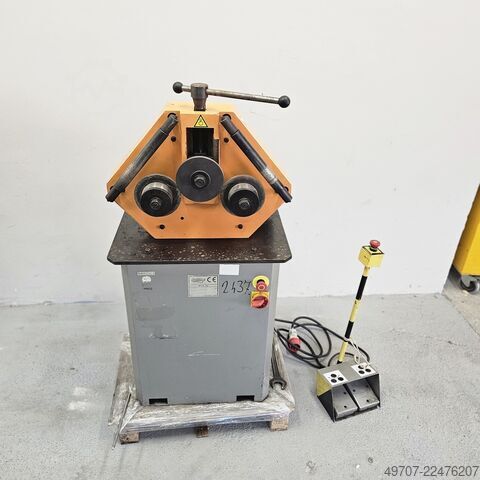 Mesin tekuk profil Huvema MIP30 