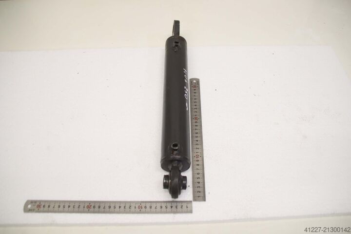 Hidrauliskais cilindrs unbekannt Hub 250 mm