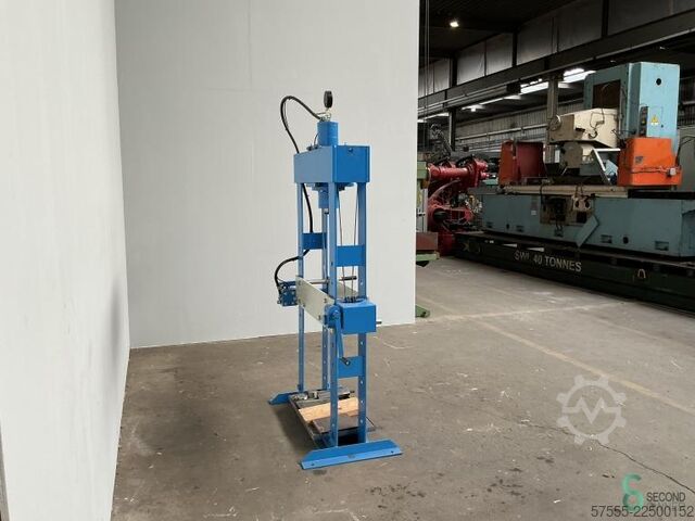 Presse idrauliche OMCN P-30 ton /SA021 2023 OMCN 